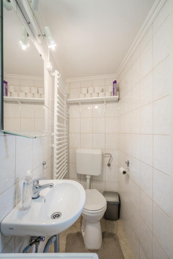 Bpr Simply Azure Apartment Budapest Ngoại thất bức ảnh